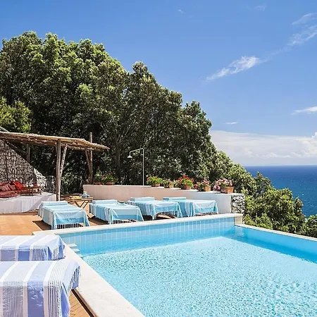 Sleeps 14 With Pool And Air Con Villa