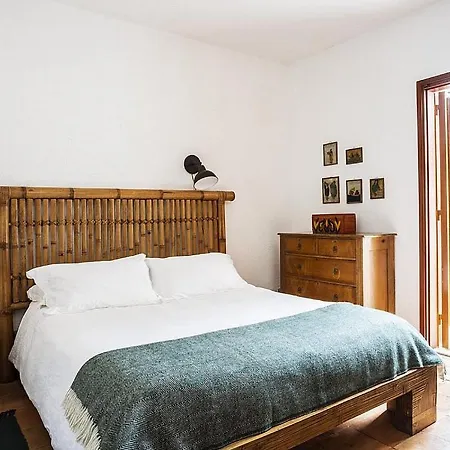 Sleeps 14 With Pool And Air Con
