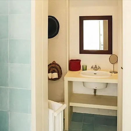 Villa Sleeps 14 With Pool And Air Con *
