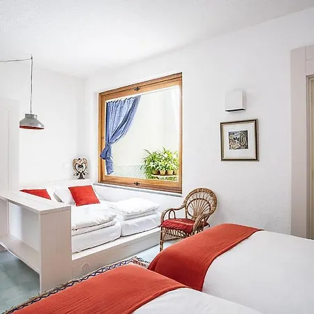 Sleeps 14 With Pool And Air Con *
