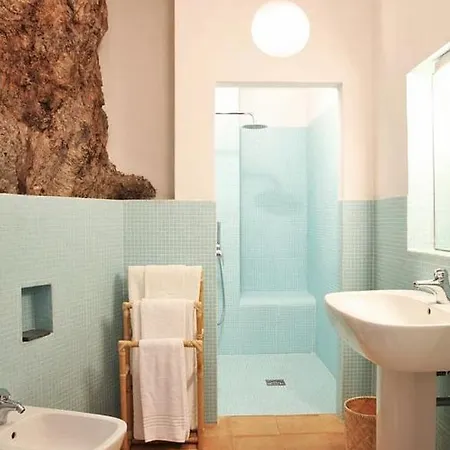 Villa Sleeps 14 With Pool And Air Con